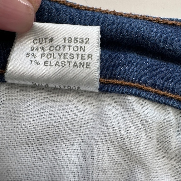 J. Brand Karma jeans, medium rise, skinny leg, stretch denim in a medium wash - Picture 13 of 13